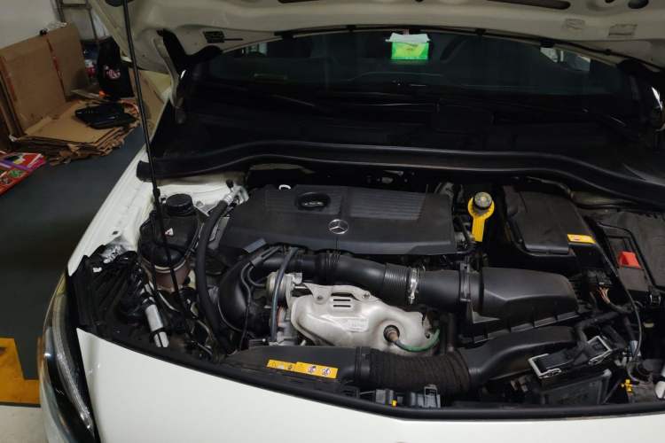 Used Mercedes-Benz B-Class 2015 B 200 Fashion Model Engine Bay Right
