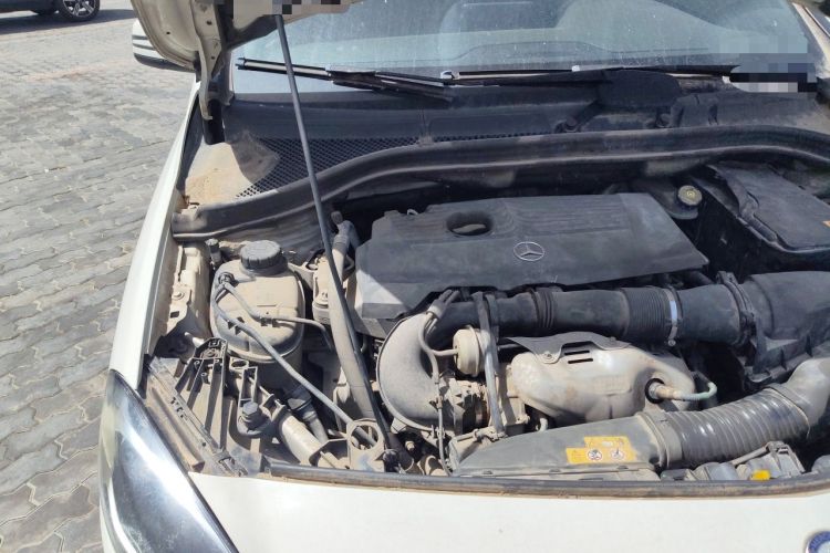Used Mercedes-Benz B-Class 2015 B 200 Sport Edition Engine Bay Right