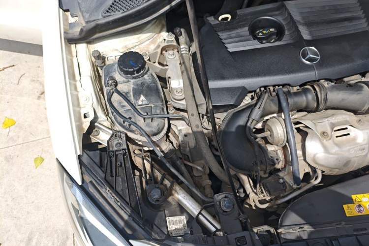 Used Mercedes-Benz B-Class 2015 B 200 Sport Edition Engine Bay Right