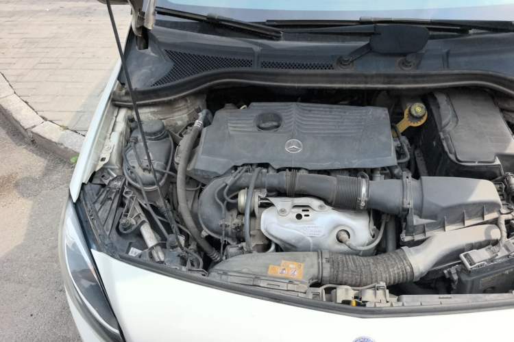 Used Mercedes-Benz B-Class 2015 B 200 Sport Edition Engine Bay Right