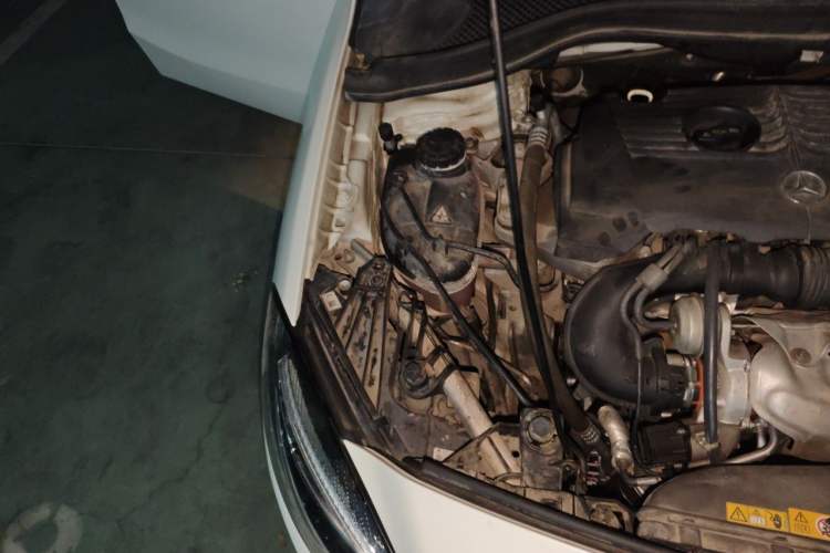 Used Mercedes-Benz B-Class 2015 B 200 Fashion Model Engine Bay Right