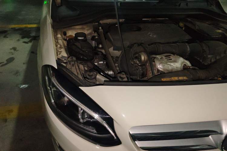 Used Mercedes-Benz B-Class 2015 B 200 Fashion Model Engine Bay Right