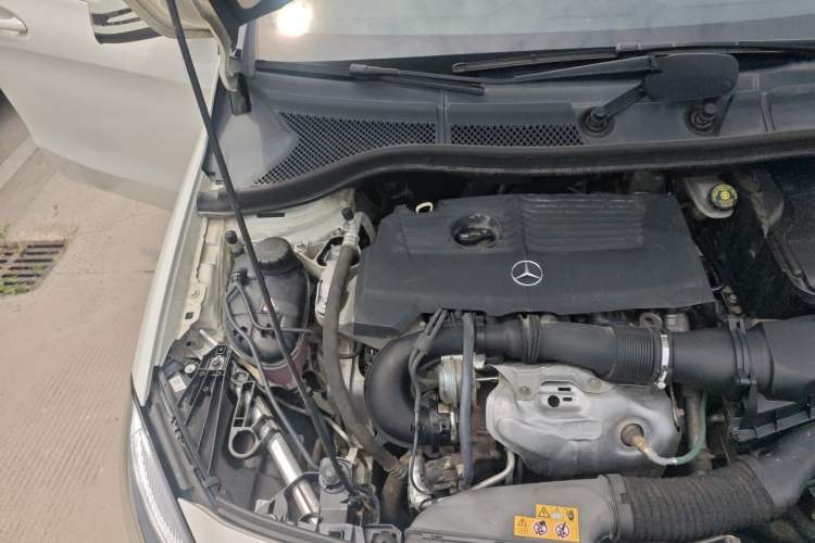 Used Mercedes-Benz B-Class 2015 B 200 Fashion Model Engine Bay Right