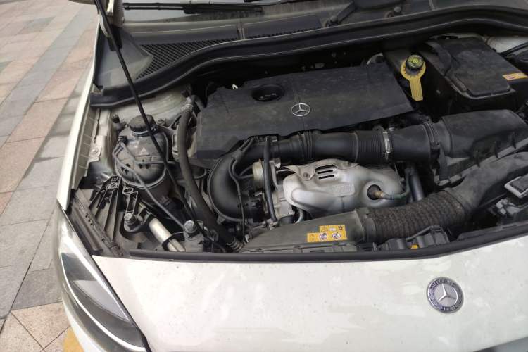 Used Mercedes-Benz B-Class 2015 B 200 Sport Edition Engine Bay Right