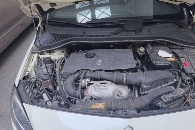 Used Mercedes-Benz B-Class 2015 B 200 Sport Edition Engine Bay Right