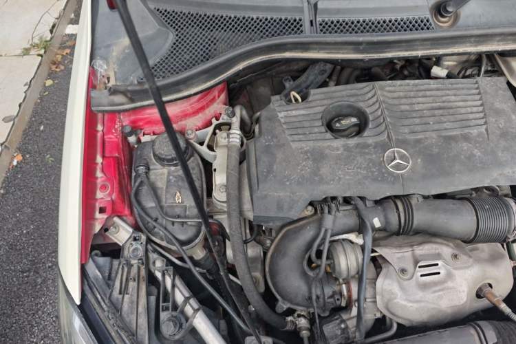 Used Mercedes-Benz B-Class 2015 B 200 Sport Edition Engine Bay Right