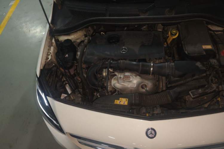 Used Mercedes-Benz B-Class 2015 B 200 Sport Edition Engine Bay Right