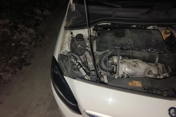Used Mercedes-Benz B-Class 2015 B 200 Sport Edition Engine Bay Right