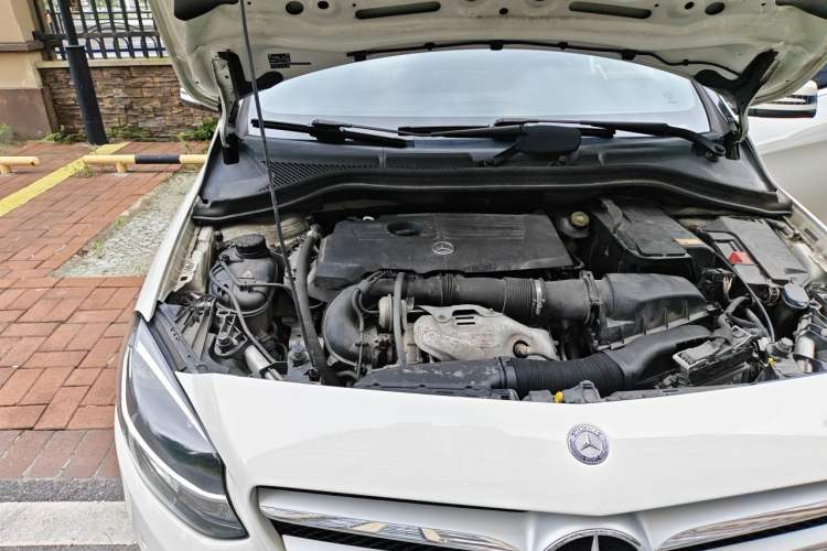 Used Mercedes-Benz B-Class 2015 B 200 Sport Edition Engine Bay Right