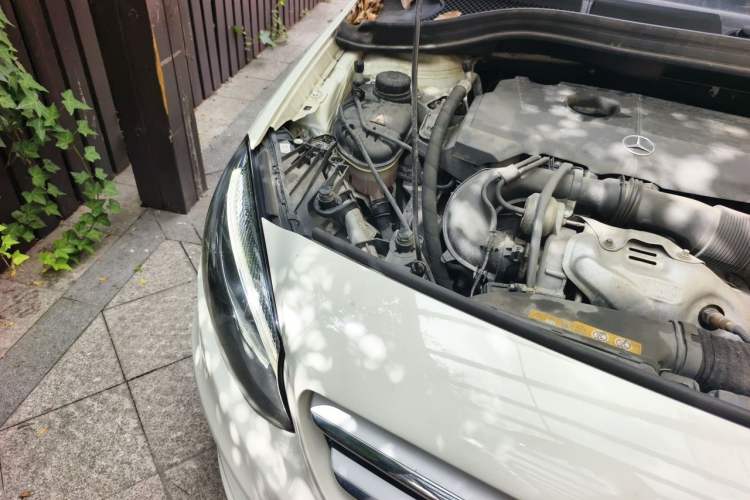 Used Mercedes-Benz B-Class 2015 B 260 Sport Edition Engine Bay Right