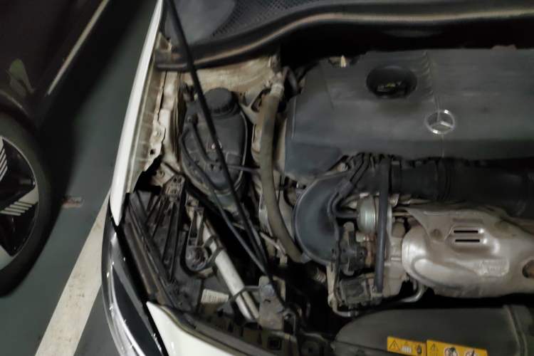 Used Mercedes-Benz B-Class 2015 B 200 Sport Edition Engine Bay Right
