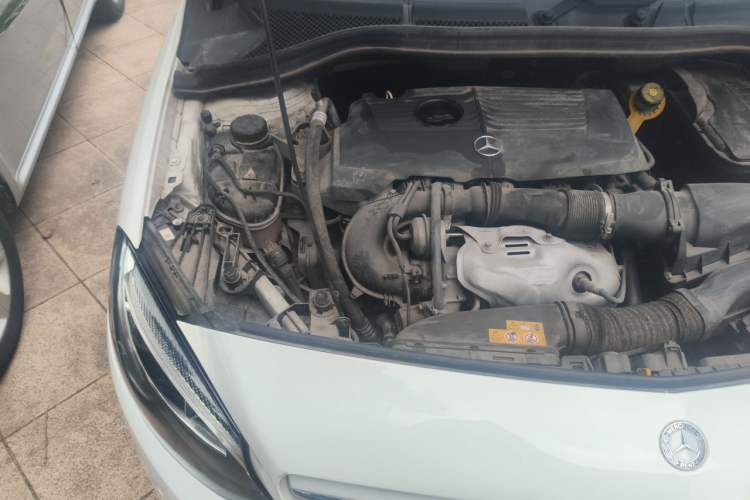 Used Mercedes-Benz B-Class 2015 B 200 Fashion Model Engine Bay Right