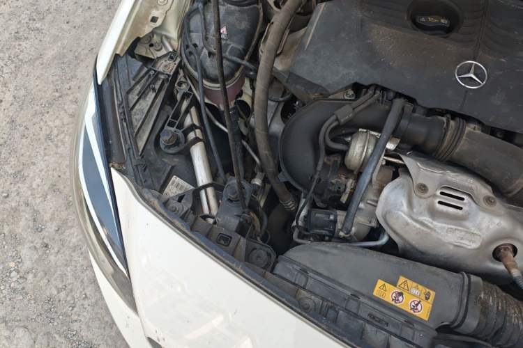 Used Mercedes-Benz B-Class 2015 B 200 Sport Edition Engine Bay Right