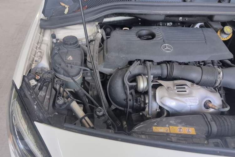 Used Mercedes-Benz B-Class 2015 B 200 Fashion Model Engine Bay Right