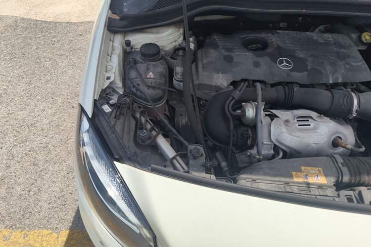 Used Mercedes-Benz B-Class 2015 B 260 Sport Edition Engine Bay Right