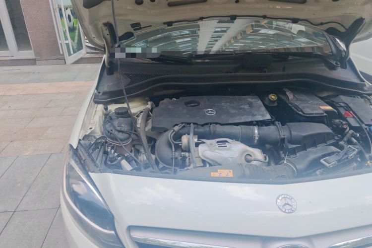 Used Mercedes-Benz B-Class 2015 B 200 Sport Edition Engine Bay Right