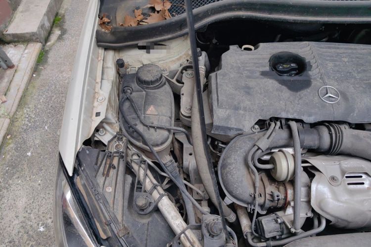 Used Mercedes-Benz B-Class 2015 B 200 Sport Edition Engine Bay Right