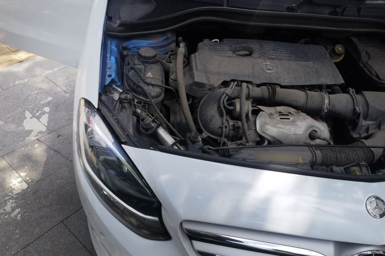 Used Mercedes-Benz B-Class 2015 B 200 Fashion Model Engine Bay Right