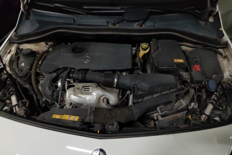 Used Mercedes-Benz B-Class 2015 B 200 Sport Edition Engine Bay