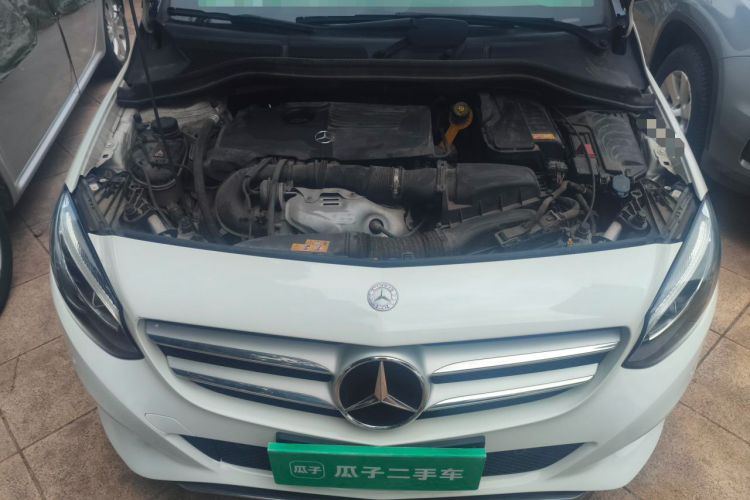 Used Mercedes-Benz B-Class 2015 B 200 Fashion Model Engine Bay