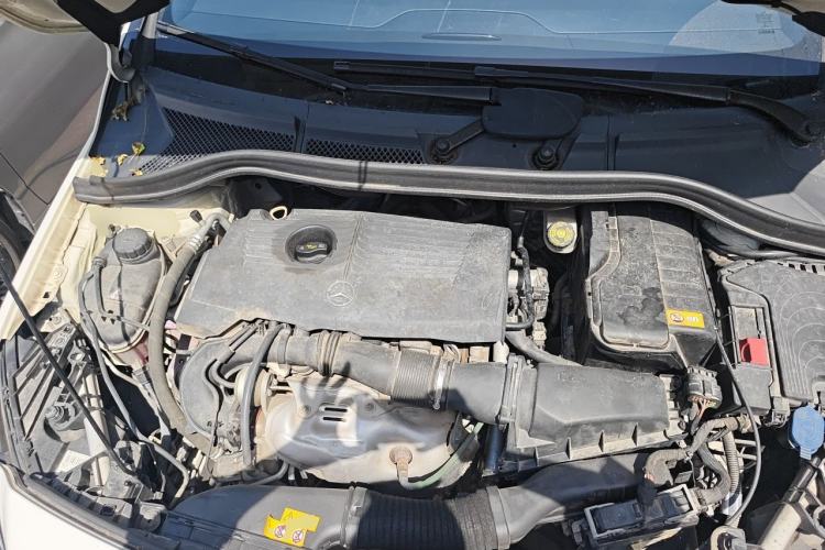 Used Mercedes-Benz B-Class 2015 B 200 Sport Edition Engine Bay