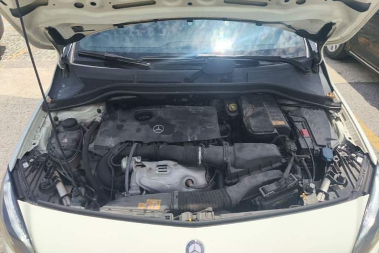 Used Mercedes-Benz B-Class 2015 B 260 Sport Edition Engine Bay