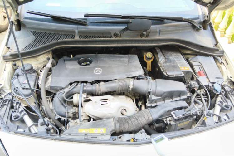 Used Mercedes-Benz B-Class 2015 B 200 Sport Edition Engine Bay
