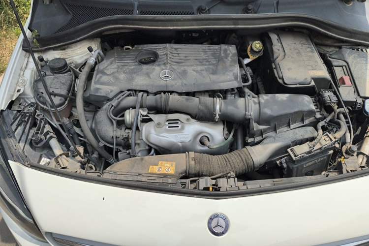 Used Mercedes-Benz B-Class 2015 B 200 Sport Edition Engine Bay