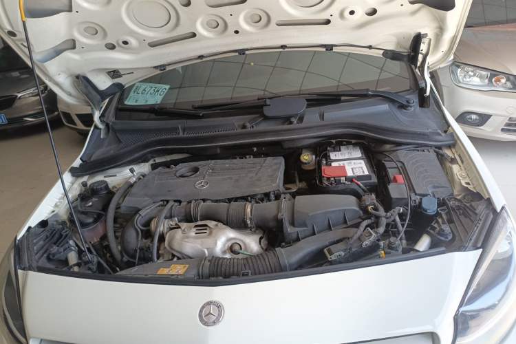 Used Mercedes-Benz B-Class 2015 B 200 Sport Edition Engine Bay