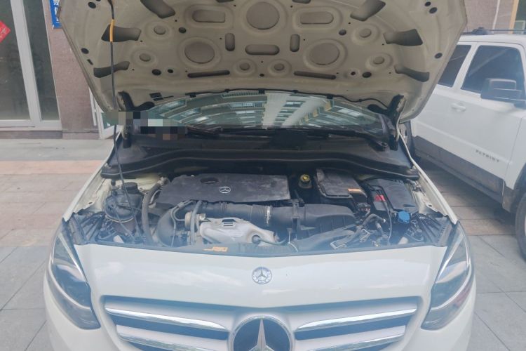 Used Mercedes-Benz B-Class 2015 B 200 Sport Edition Engine Bay