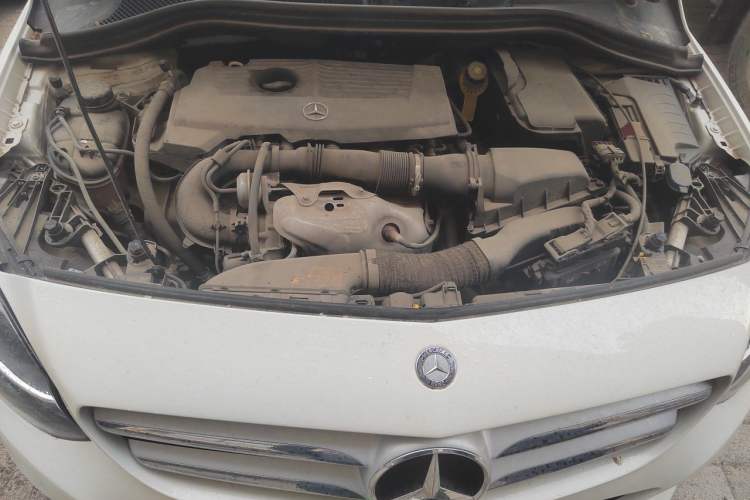 Used Mercedes-Benz B-Class 2015 B 200 Sport Edition Engine Bay