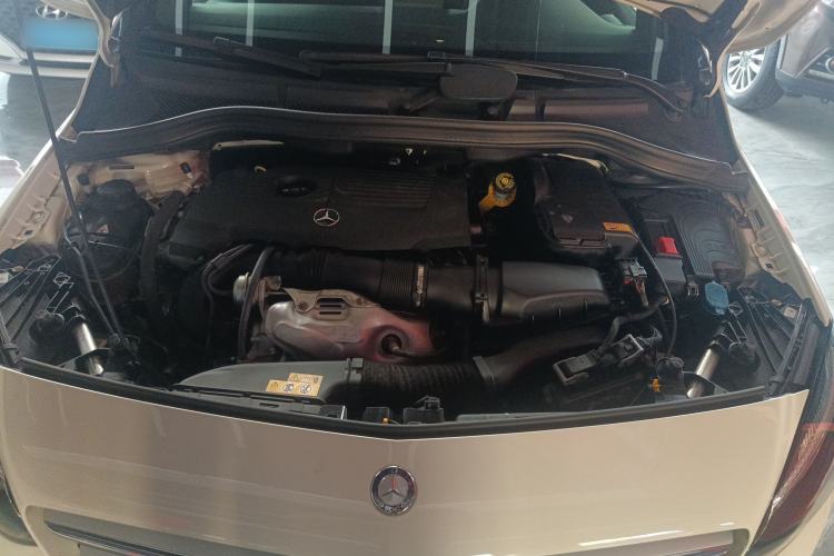 Used Mercedes-Benz B-Class 2015 B 200 Fashion Model Engine Bay