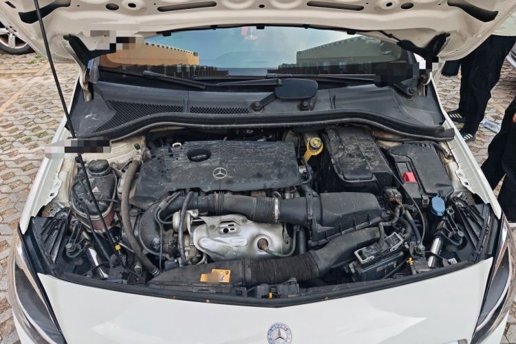 Used Mercedes-Benz B-Class 2015 B 200 Sport Edition Engine Bay