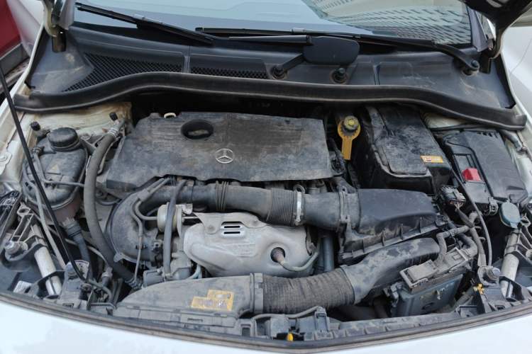 Used Mercedes-Benz B-Class 2015 B 200 Sport Edition Engine Bay