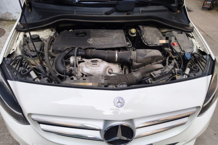 Used Mercedes-Benz B-Class 2015 B 200 Sport Edition Engine Bay