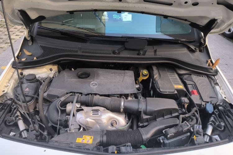 Used Mercedes-Benz B-Class 2015 B 200 Sport Edition Engine Bay