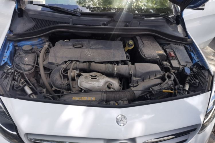 Used Mercedes-Benz B-Class 2015 B 200 Fashion Model Engine Bay