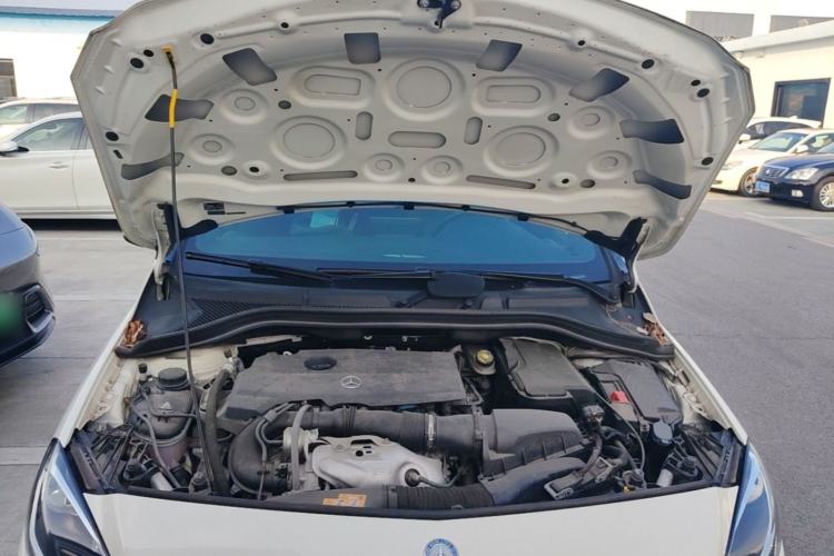 Used Mercedes-Benz B-Class 2015 B 200 Sport Edition Engine Bay