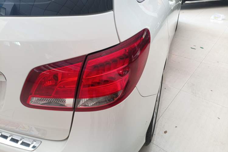 Used Mercedes-Benz B-Class 2015 B 200 Sport Edition Exterior 1