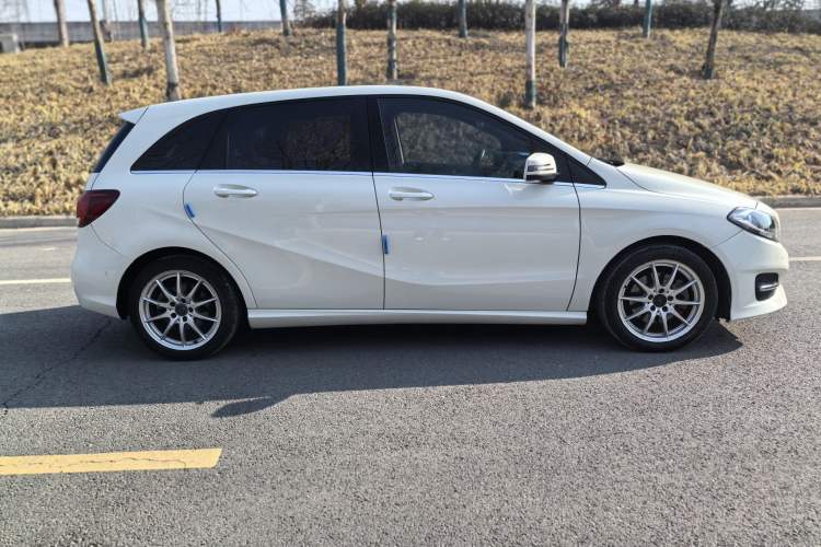 Used Mercedes-Benz B-Class 2015 B 200 Sport Edition Exterior 10