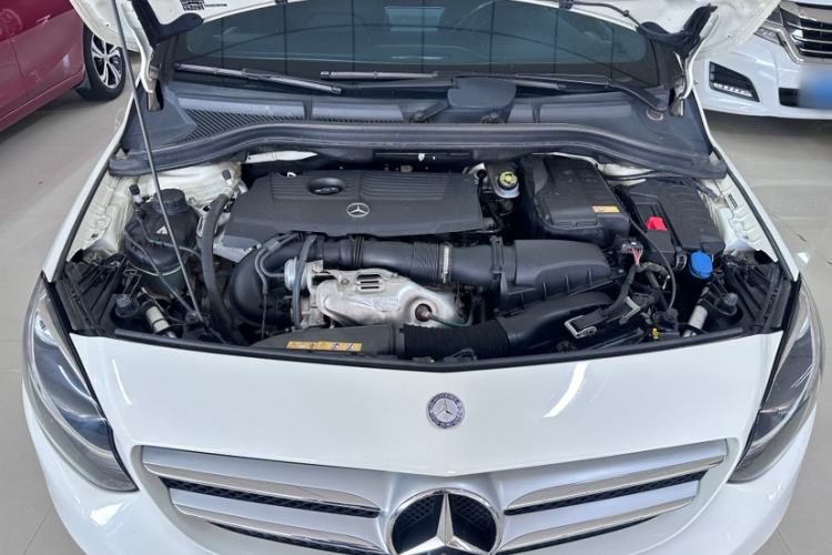 Used Mercedes-Benz B-Class 2015 B 200 Sport Edition Exterior 12