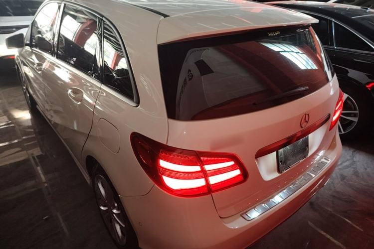 Used Mercedes-Benz B-Class 2015 B 200 Fashion Model Exterior 2