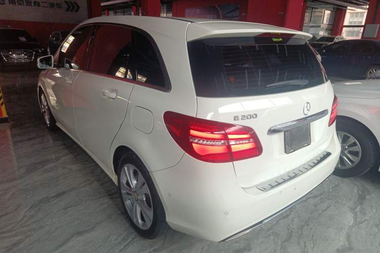 Used Mercedes-Benz B-Class 2015 B 200 Fashion Model Exterior 2