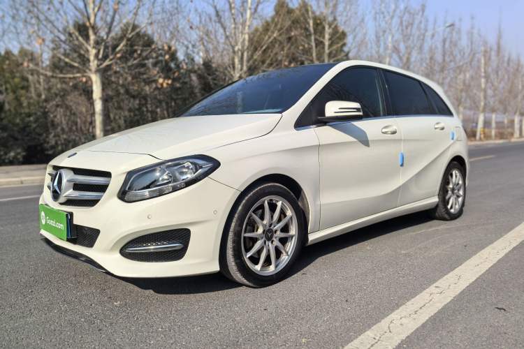 Used Mercedes-Benz B-Class 2015 B 200 Sport Edition Exterior 3