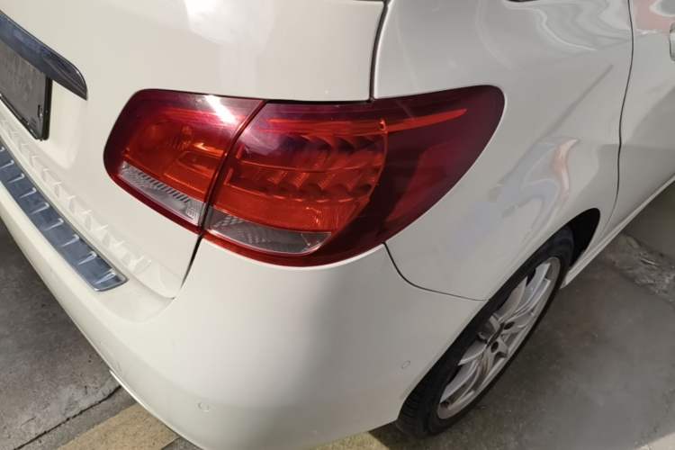 Used Mercedes-Benz B-Class 2015 B 200 Sport Edition Exterior 3