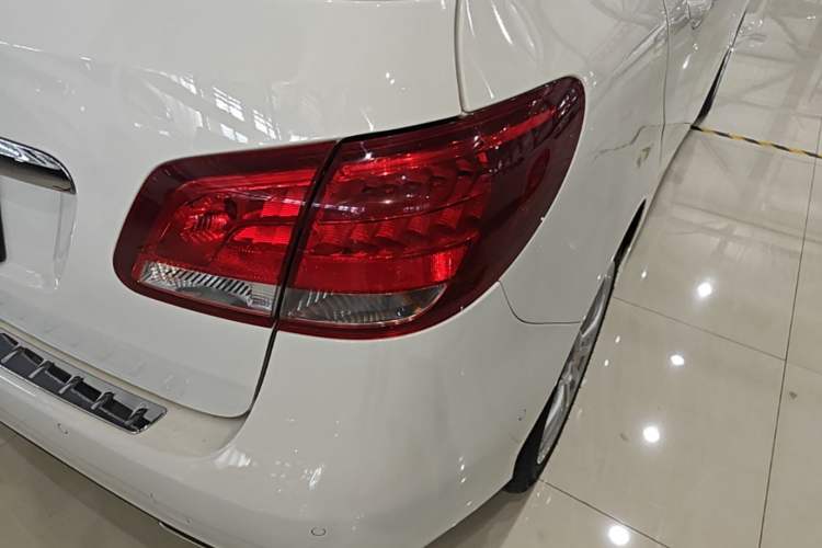 Used Mercedes-Benz B-Class 2015 B 200 Sport Edition Exterior 3