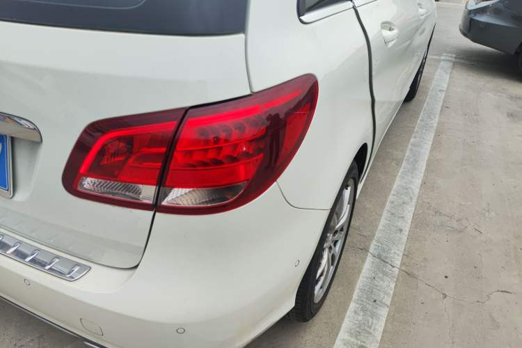 Used Mercedes-Benz B-Class 2015 B 200 Sport Edition Exterior 3