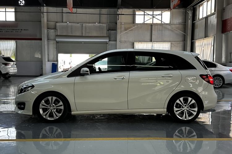 Used Mercedes-Benz B-Class 2015 B 200 Fashion Model Exterior 4