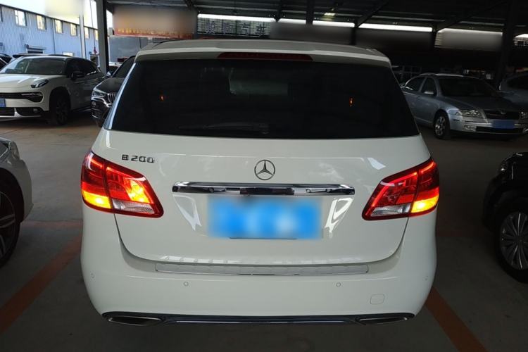 Used Mercedes-Benz B-Class 2015 B 200 Sport Edition Exterior 4