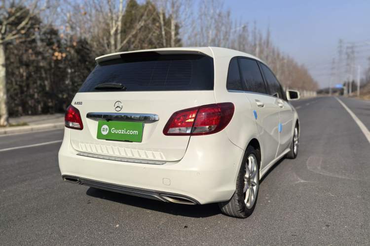 Used Mercedes-Benz B-Class 2015 B 200 Sport Edition Exterior 6